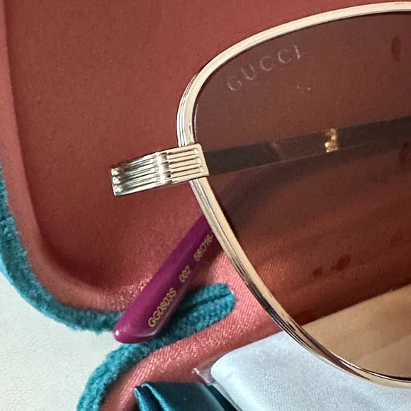 Gucci Oversized Cat Eye Sunglasses with Gold Frame - Picture 3 of 4